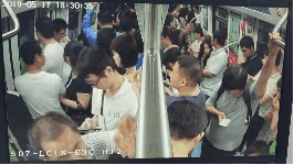 深圳地铁上喊“趴下”引发恐慌 5名嫌犯被批捕