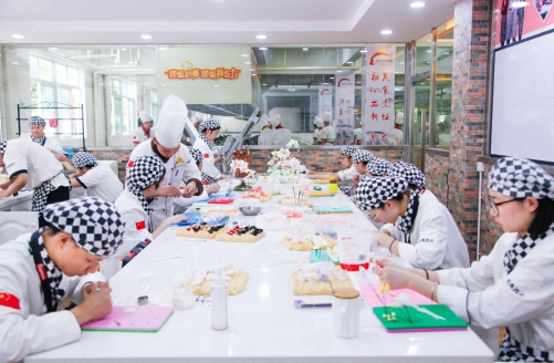 你想创业却迟迟下不了决心？杭州新东方帮你开创餐饮创业之路