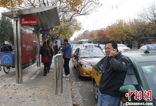 北京警方打击整治“黑出租” 最高处罚10万元