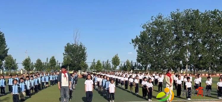 “传承红色基因，做新时代好队员”——平度市古岘小学举行一年级入队仪式.jpg