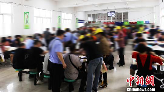 广州警方破获特大考试团伙作弊案 抓获嫌疑人186名