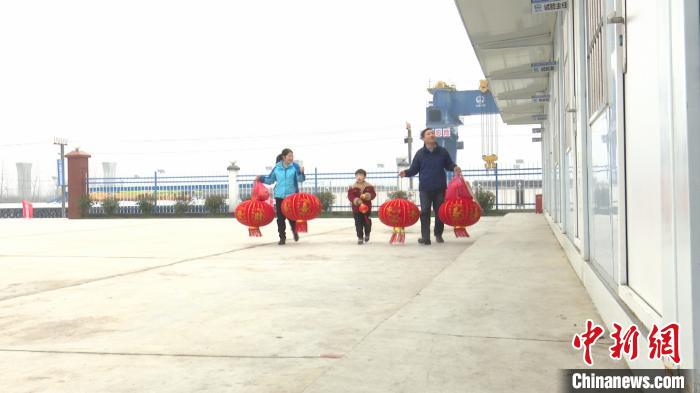 滁宁城际铁路项目工地：有亲人的地方就有家！