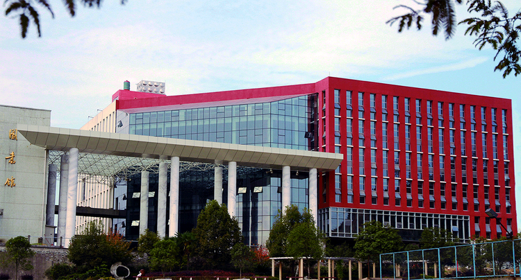 湖北汽车工业学院