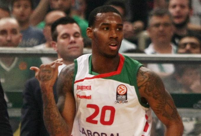 达柳斯·亚当斯