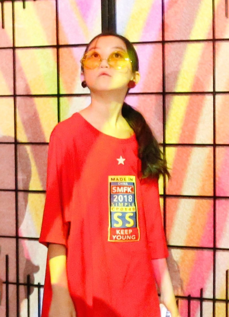 盘点：王菲女儿李嫣果真继承好基因 已是亭亭玉立精灵少女