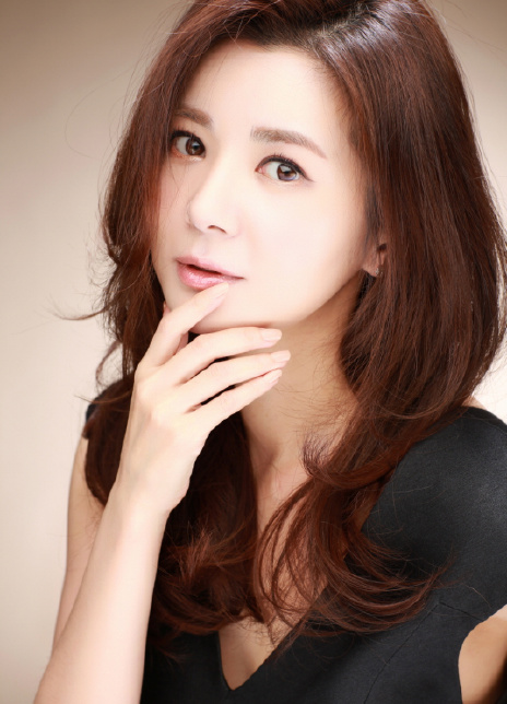 演员表演员饰演角色备注车和娟尹贞爱妈妈张瑞希金允熙长女金锡勋金英