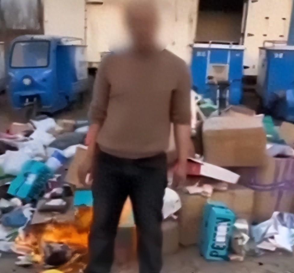 河南汝州快递网点老板火烧包裹事件