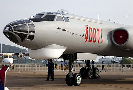 轰-6K型轰炸机