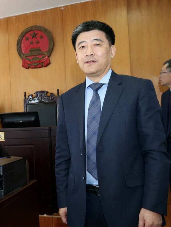 张铁雁