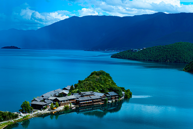 泸沽湖里格半岛