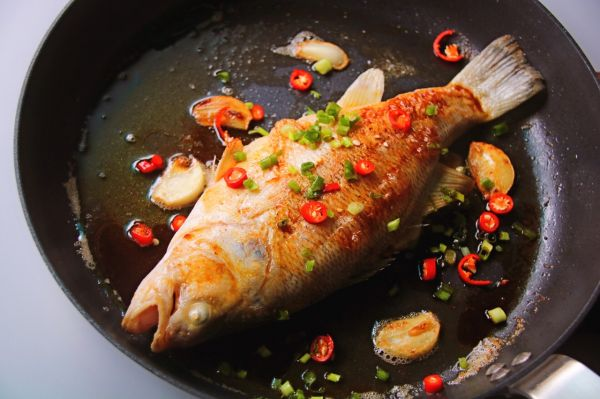 煎鲈鱼