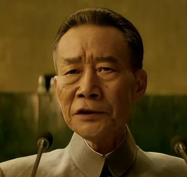 李雪健