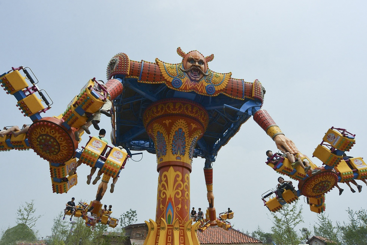 杭州乐园时髦飞人.png