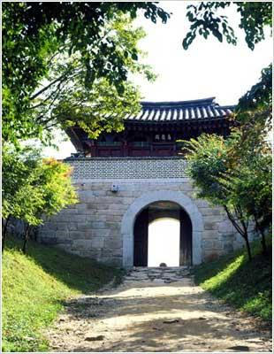 闻庆鸟岭道立公园