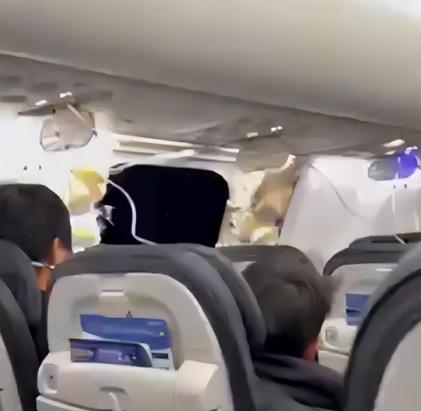 1·5美国阿拉斯加航空客机紧急降落事件