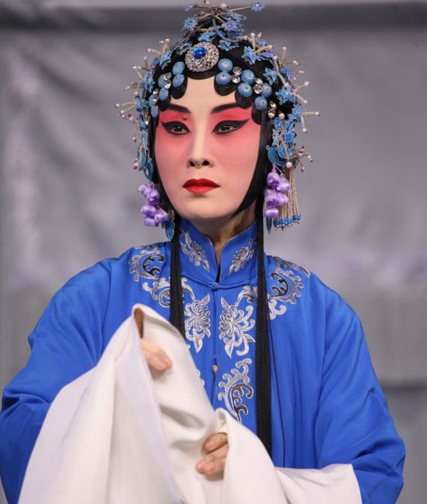 张火丁