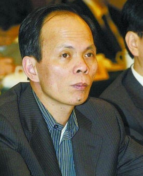 朱孟依