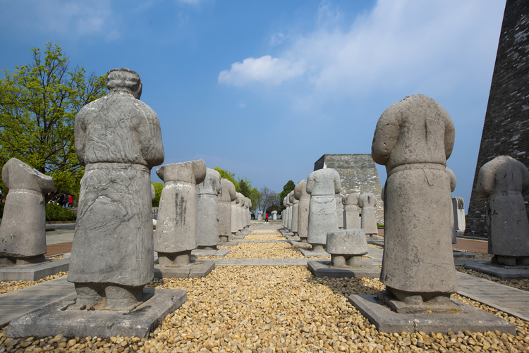 2020年4月11日，陕西省乾县乾陵景区风光。