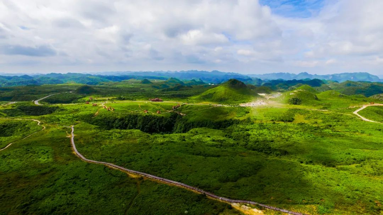 奢香军营山地旅游景区.jpeg
