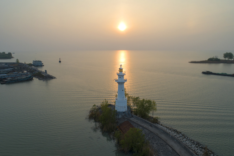 夕阳下的洪泽湖.jpeg