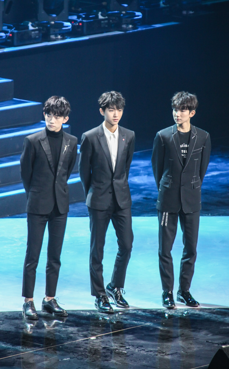 【盘点】TFBOYS十周年演唱会频繁爆热搜 论初代顶流男团的影响力