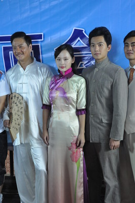 张嘉倪《终极征服》乖乖女挑战抗日剧 杨洋中山装出席帅气十足