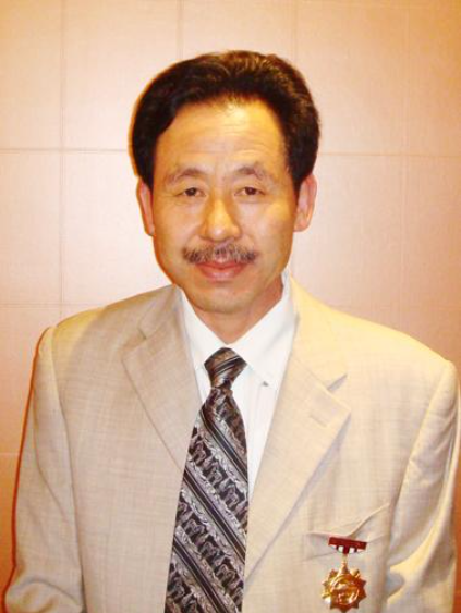 薛经官 生活照