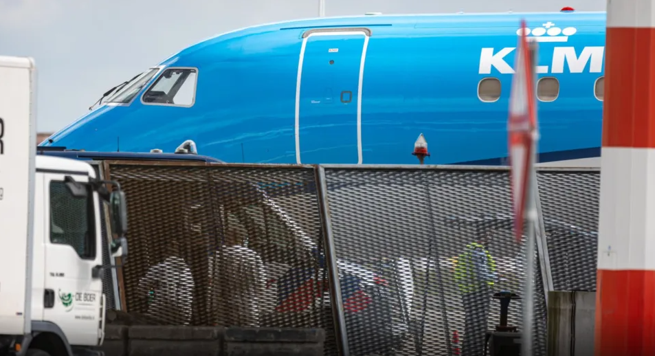 5·29荷兰机场一人卷入飞机引擎致死事故