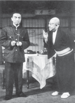 《红灯记》中李少春饰演李玉和（左）袁世海饰鸠山（右）.png
