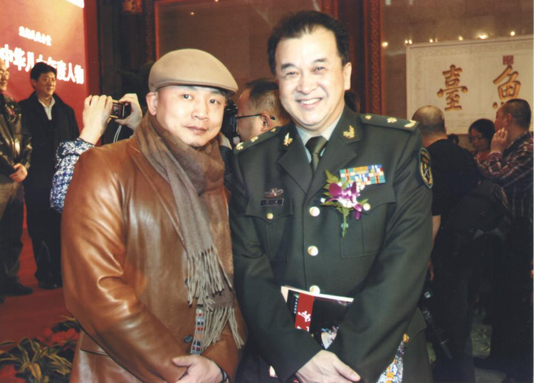 与黄宏老师出席团中央活动