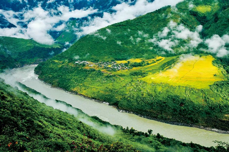 雅鲁藏布大峡谷