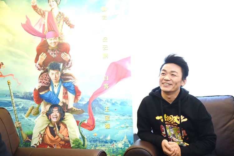 独家：白客现身《大闹天竺》见面会 王宝强吐心声露“傻根”式大笑