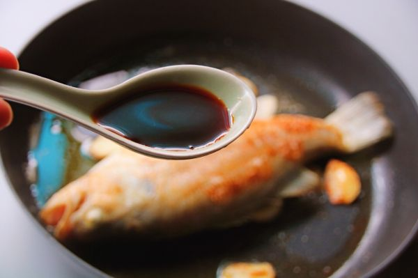 煎鲈鱼