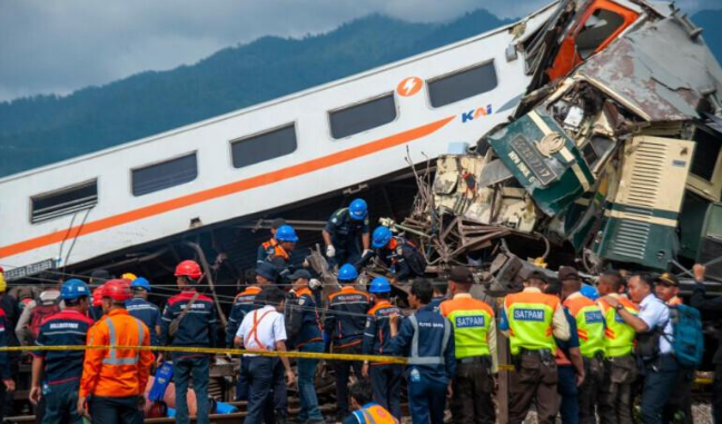 1·5印尼火车相撞事故