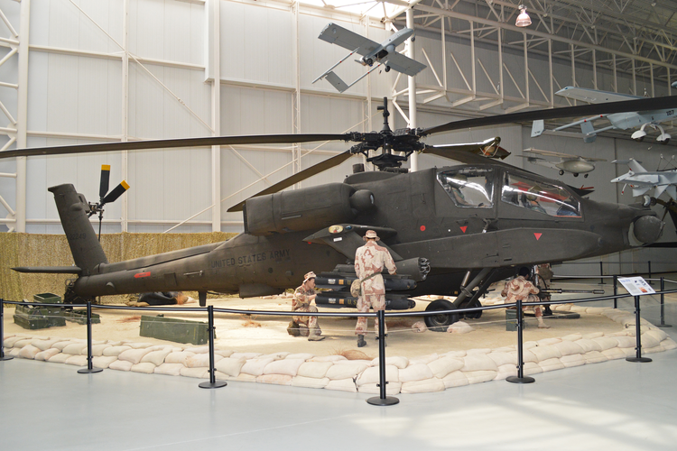 AH-64武装直升机