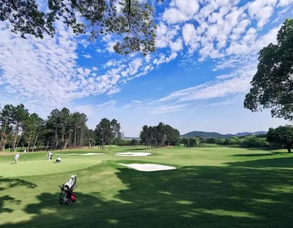 西湖国际高尔夫球场