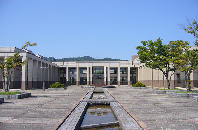 富山国际大学