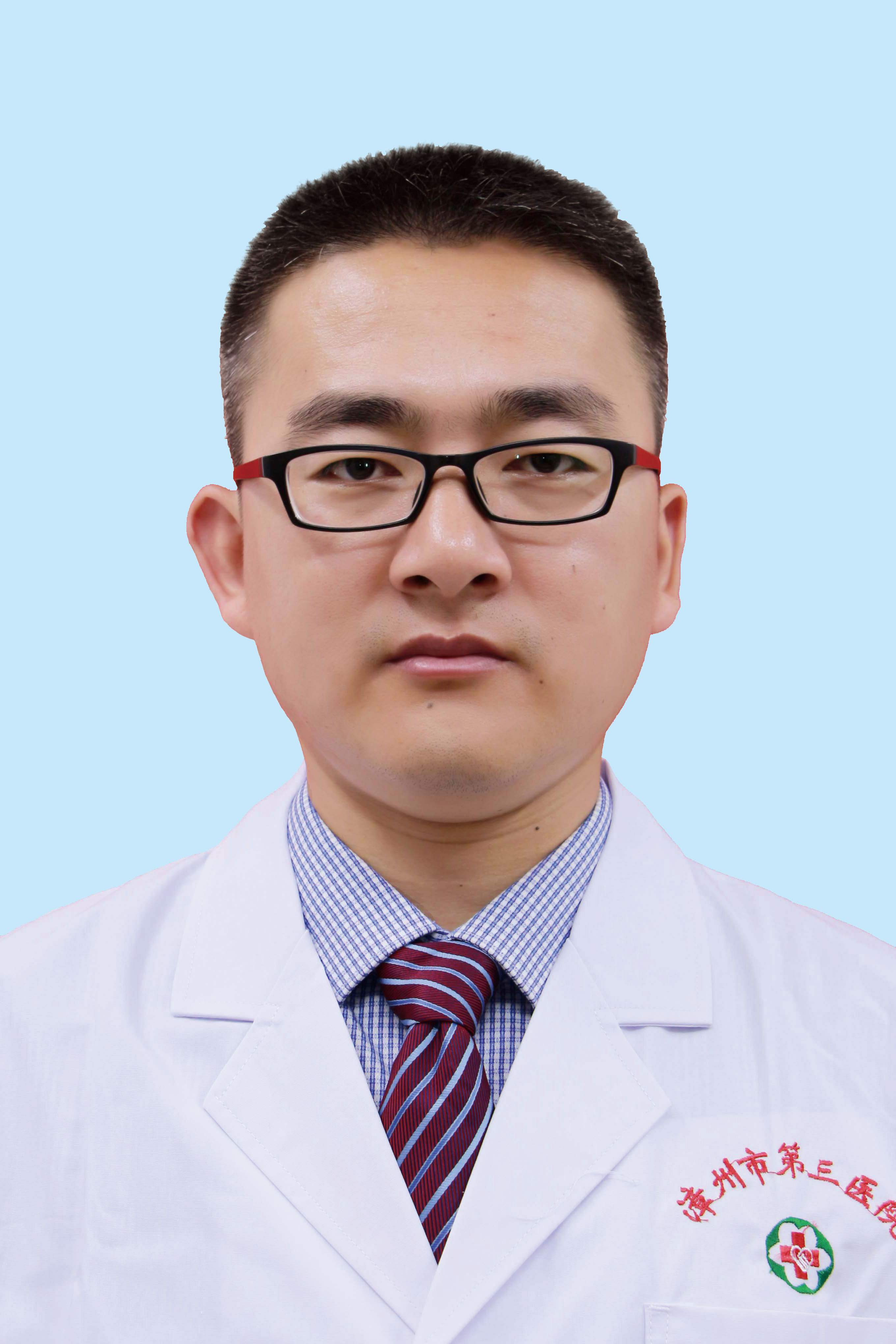 李伟