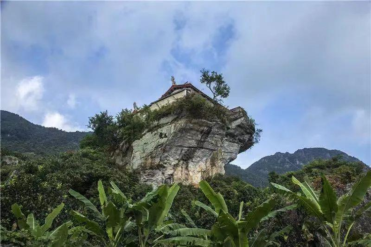 灵通山(中国福建省漳州市国家地质公园)