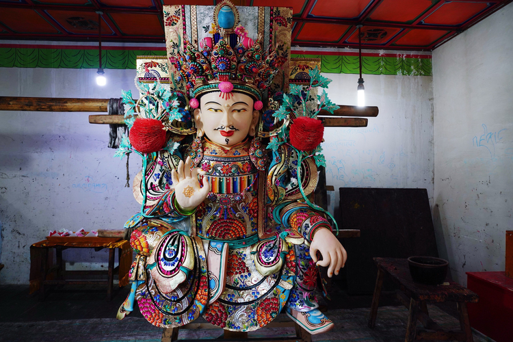 中新社：（新春见闻）青海塔尔寺 酥油花展现艺僧指尖技艺.jpg