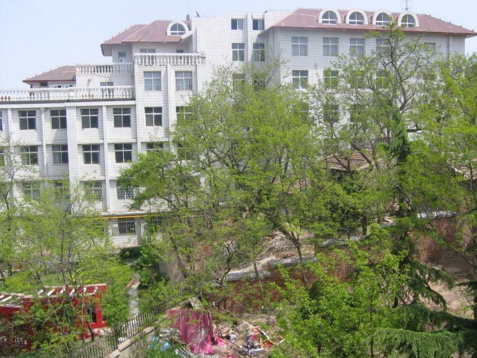 青岛经济技术开发区第六中学