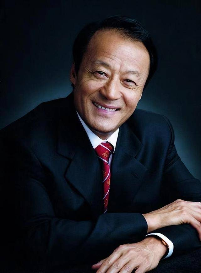 李富荣