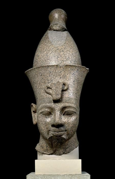 阿梅诺菲斯三世（Amenhotep III）花岗岩头像.jpeg