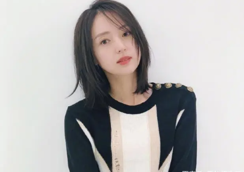 董璇早期照.png