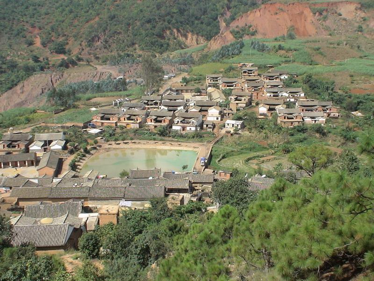 石岩头村
