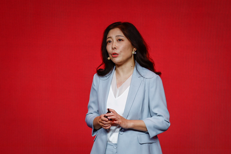 京东CEO许冉上任后首次公开亮相：确立“35711”新目标.jpg
