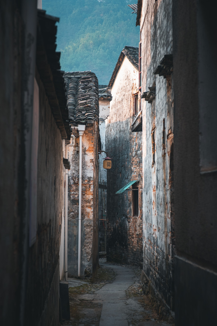 徽州古城，充满了昔日繁华和文艺的建筑。