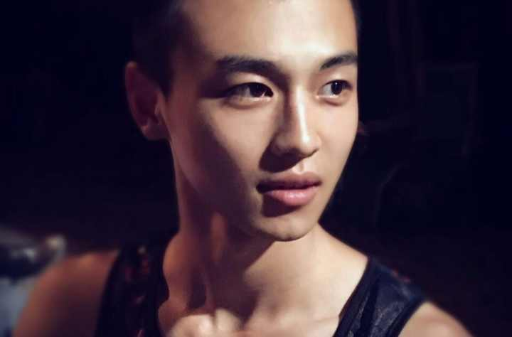 共产党人刘少奇