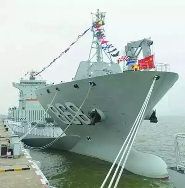 东海岛号半潜船