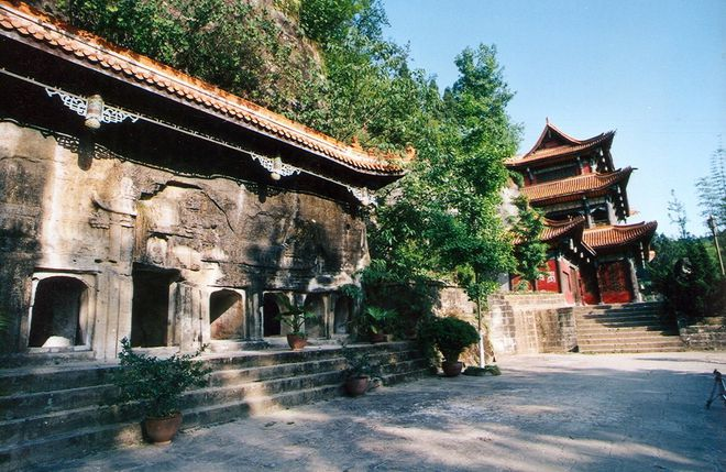阆中市
